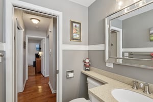 Chicago Ave-S1612-022.jpg