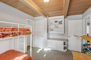 Chicago Ave-S1612-023.jpg