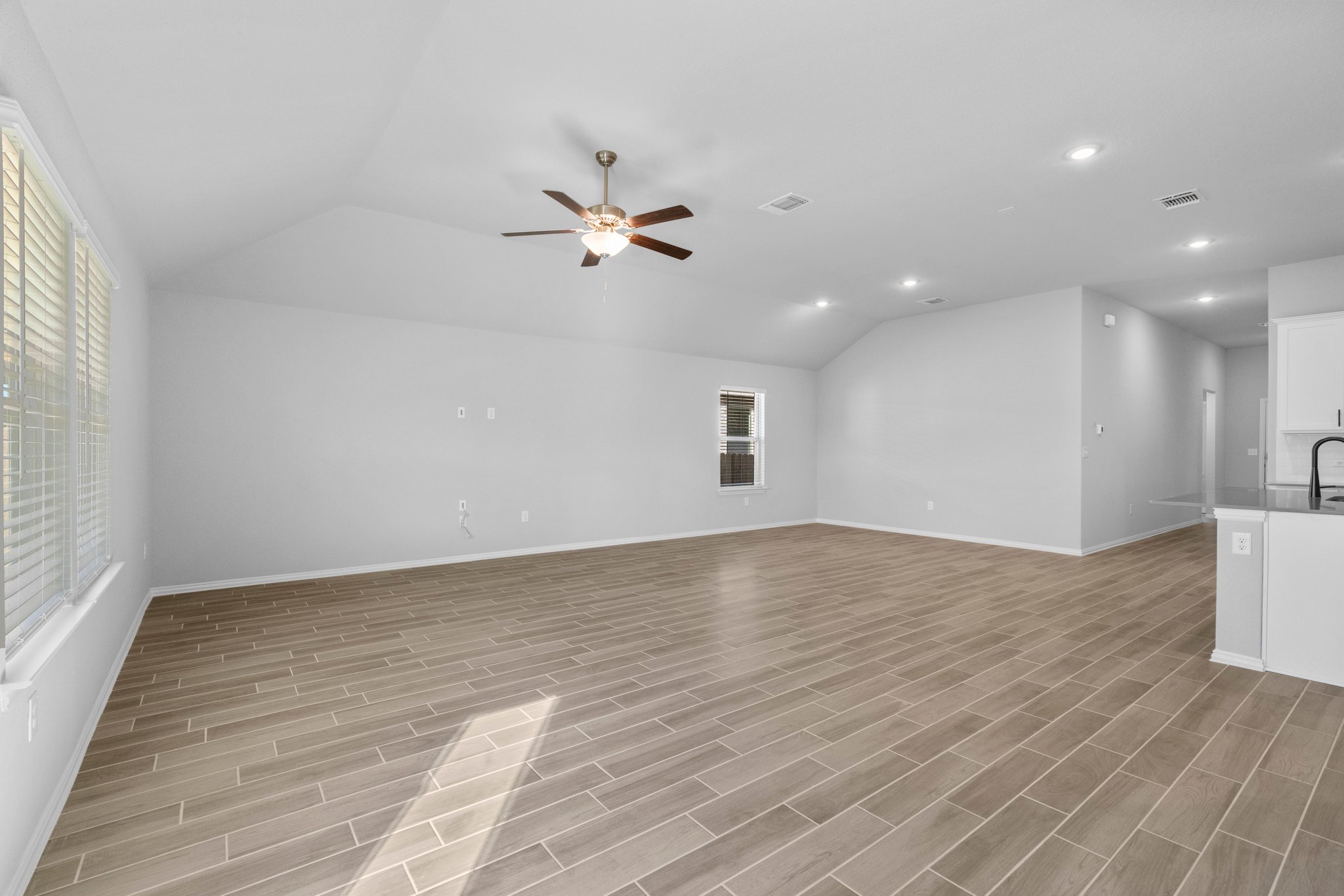 147 Hackberry Ln, Bastrop, TX 78602, USA Photo 9
