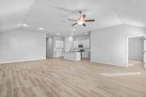 147 Hackberry Ln, Bastrop, TX 78602, USA Photo 9