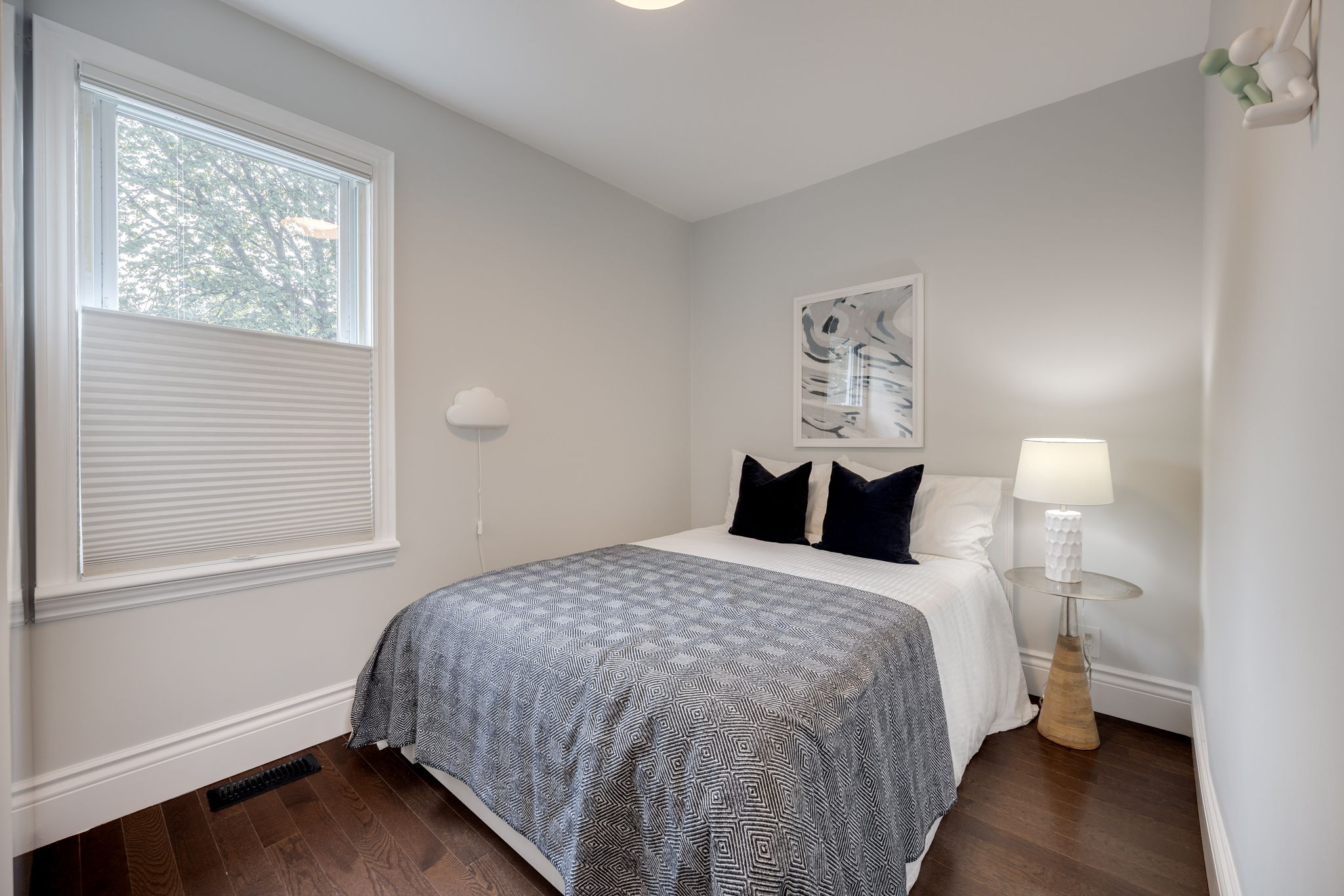 Toronto property showcase — delivered property photograph 23
