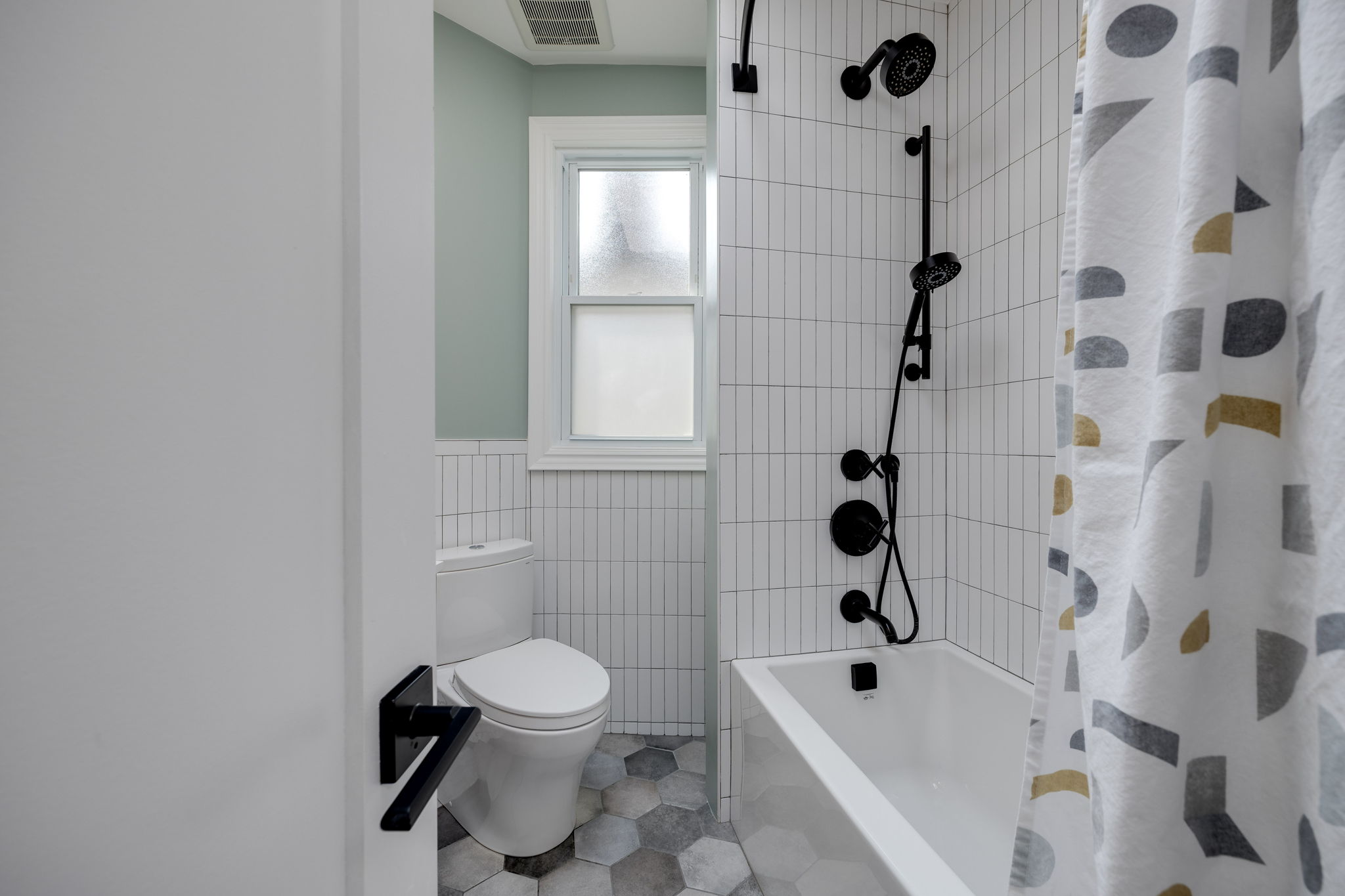 Toronto property showcase — delivered property photograph 25