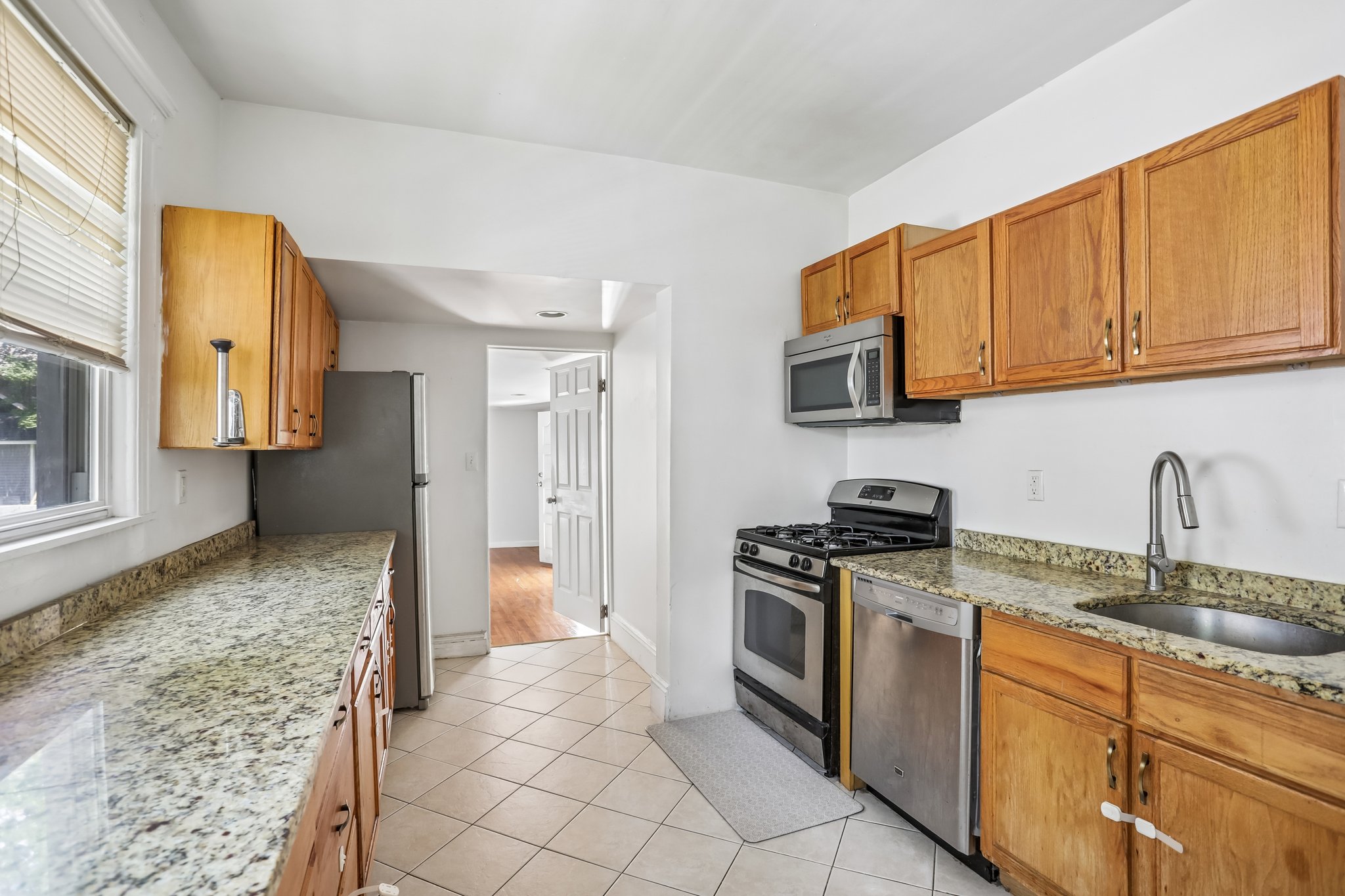 Phelps Ave-S0708-020.jpg