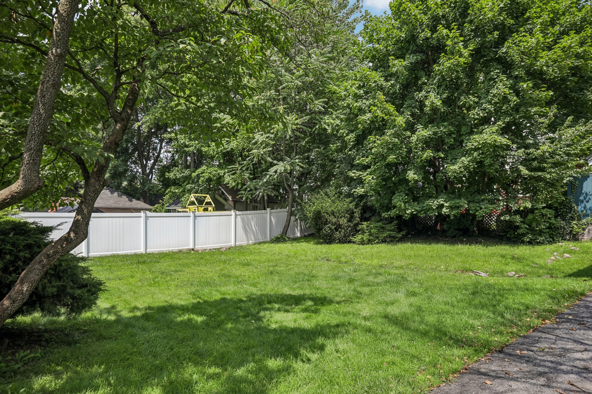 Phelps Ave-S0708-049.jpg