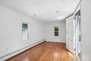 Phelps Ave-S0708-042.jpg