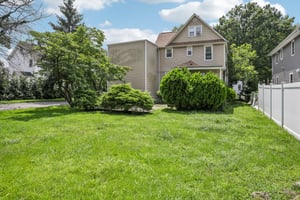 Phelps Ave-S0708-047.jpg