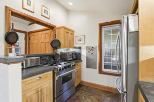 014_F8_147 River Ln