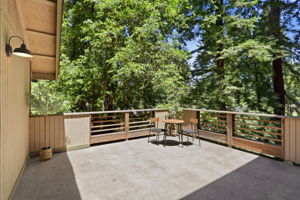 045_F8_147 River Ln