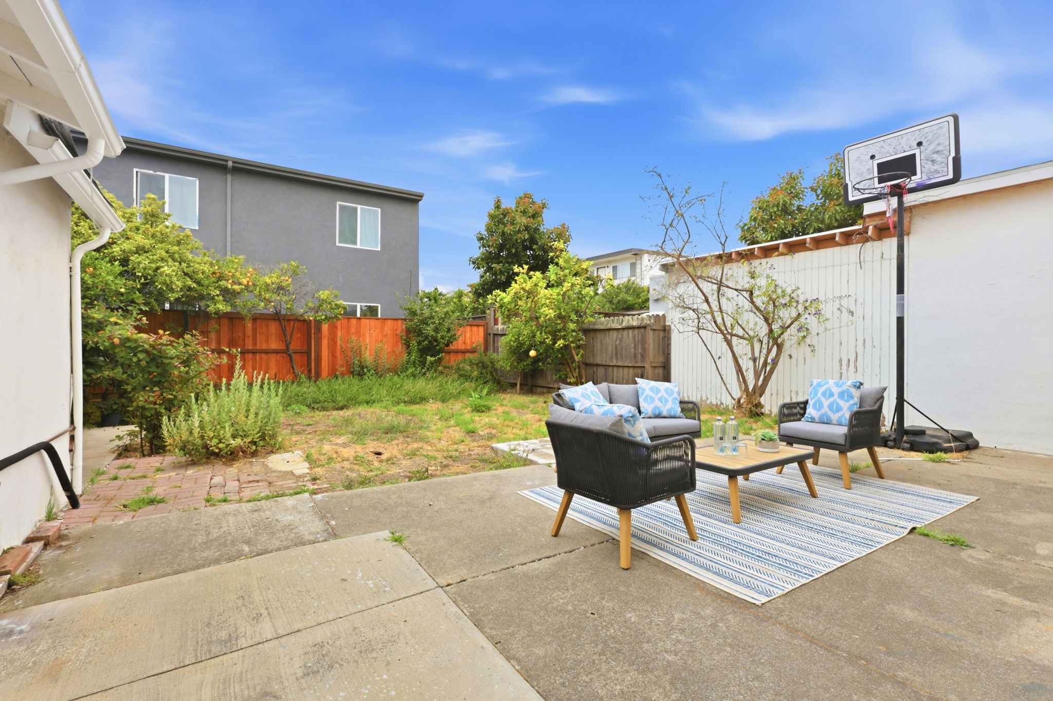 029_F8_147 San Benito Ave