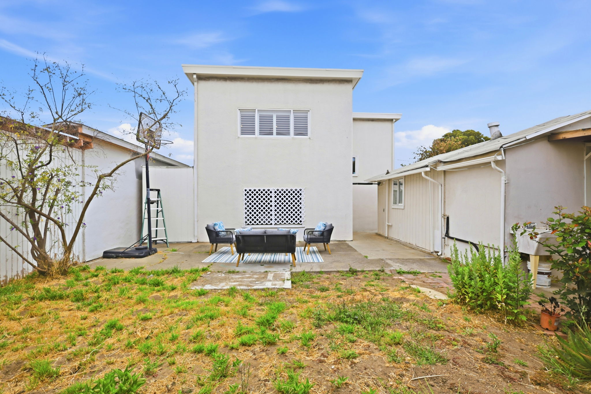 032_F8_147 San Benito Ave