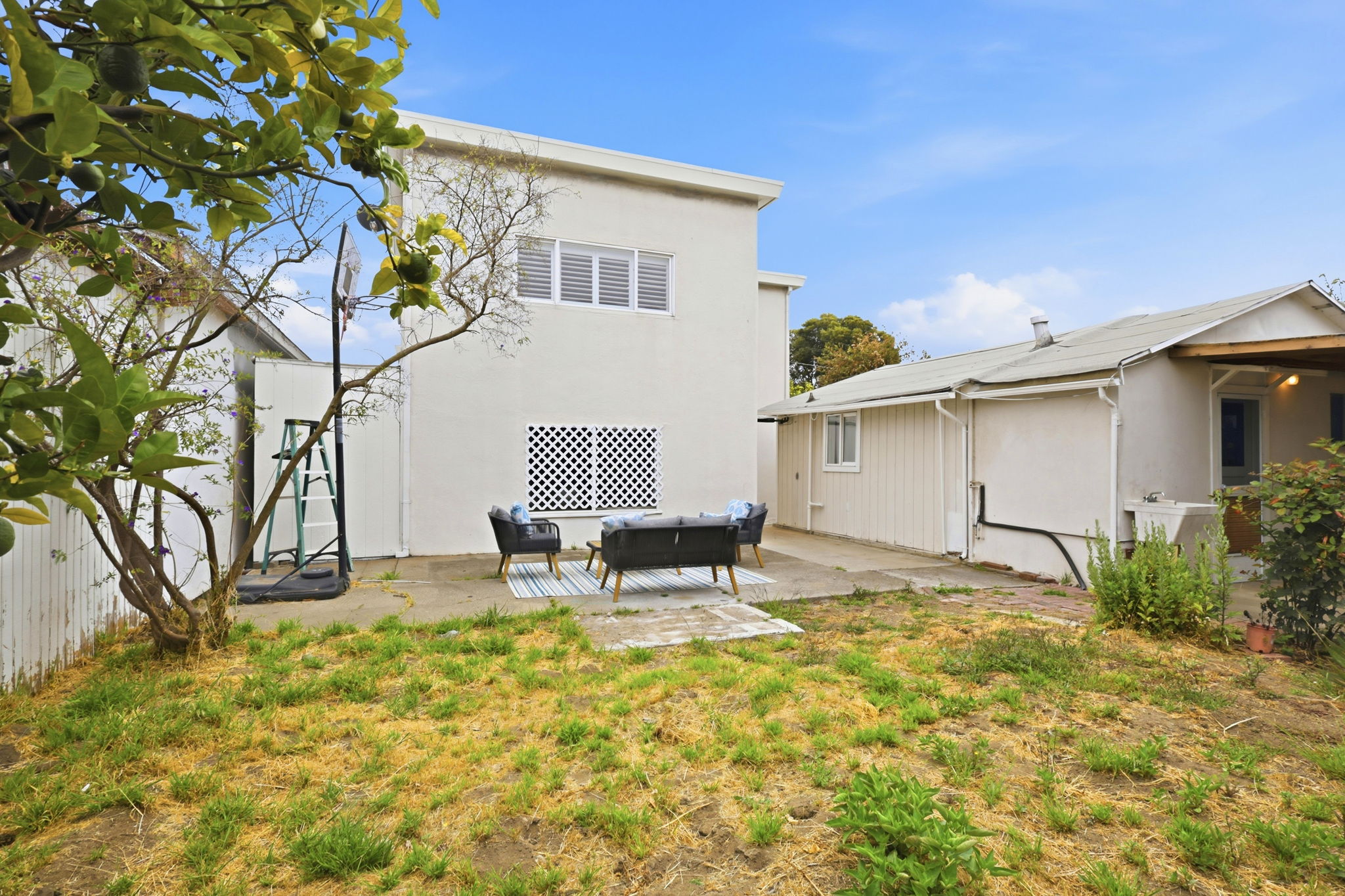 033_F8_147 San Benito Ave