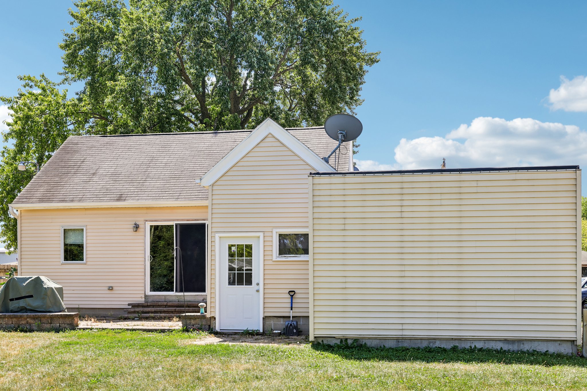 W Garland St-S3007-046.jpg