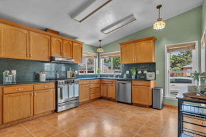1471 Monterey St, Richmond, CA 94804, USA Photo 12