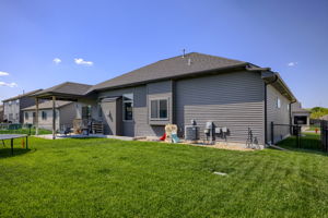  Photo 32