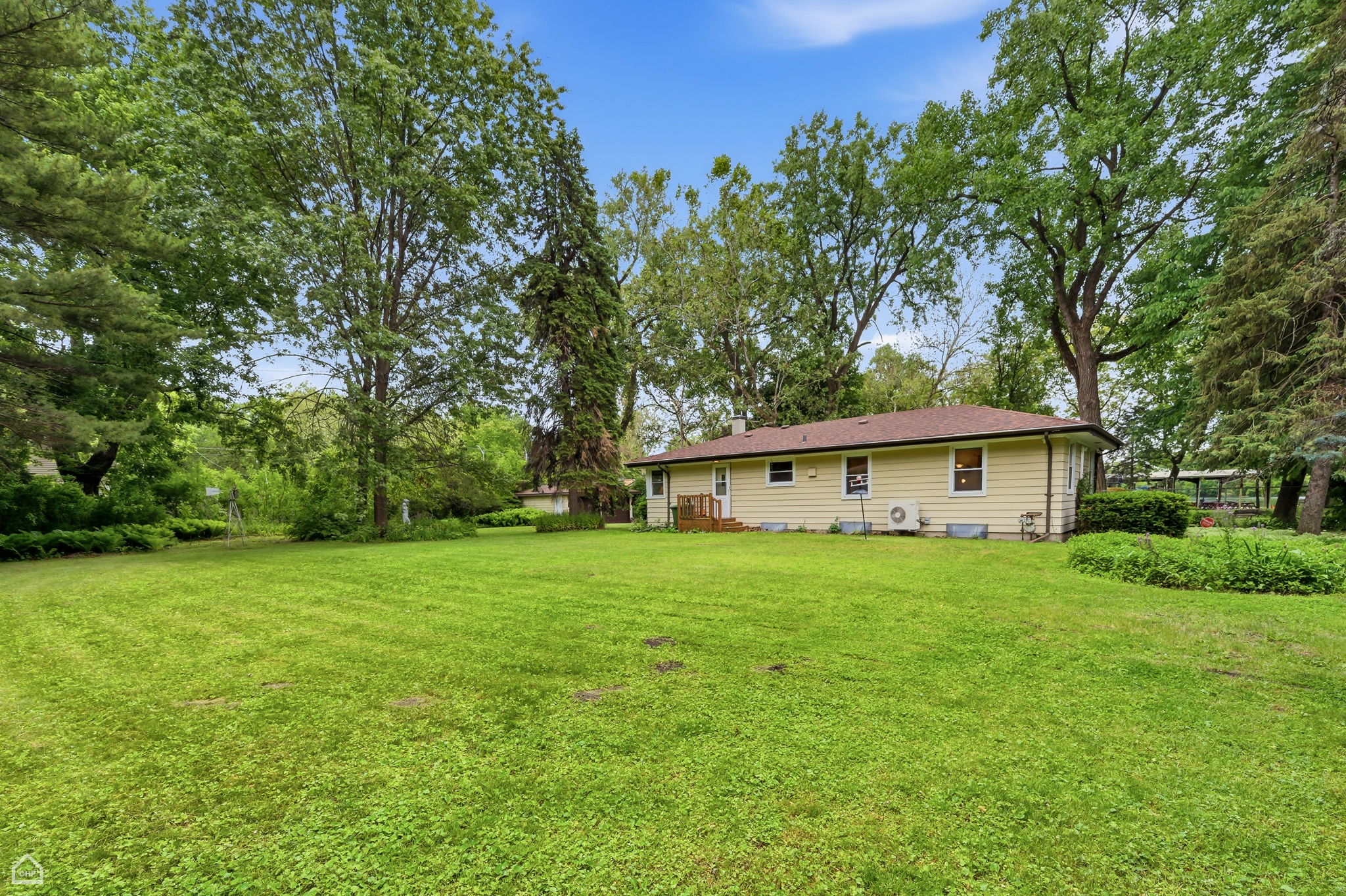 14721 Lakeside Ave - Karen Biazr_002