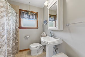 14721 Lakeside Ave - Karen Biazr_010
