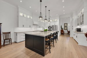 Breakfast Bar - Kitchen