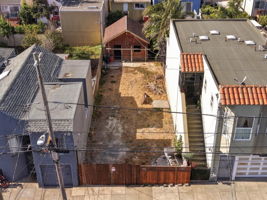  Photo 0