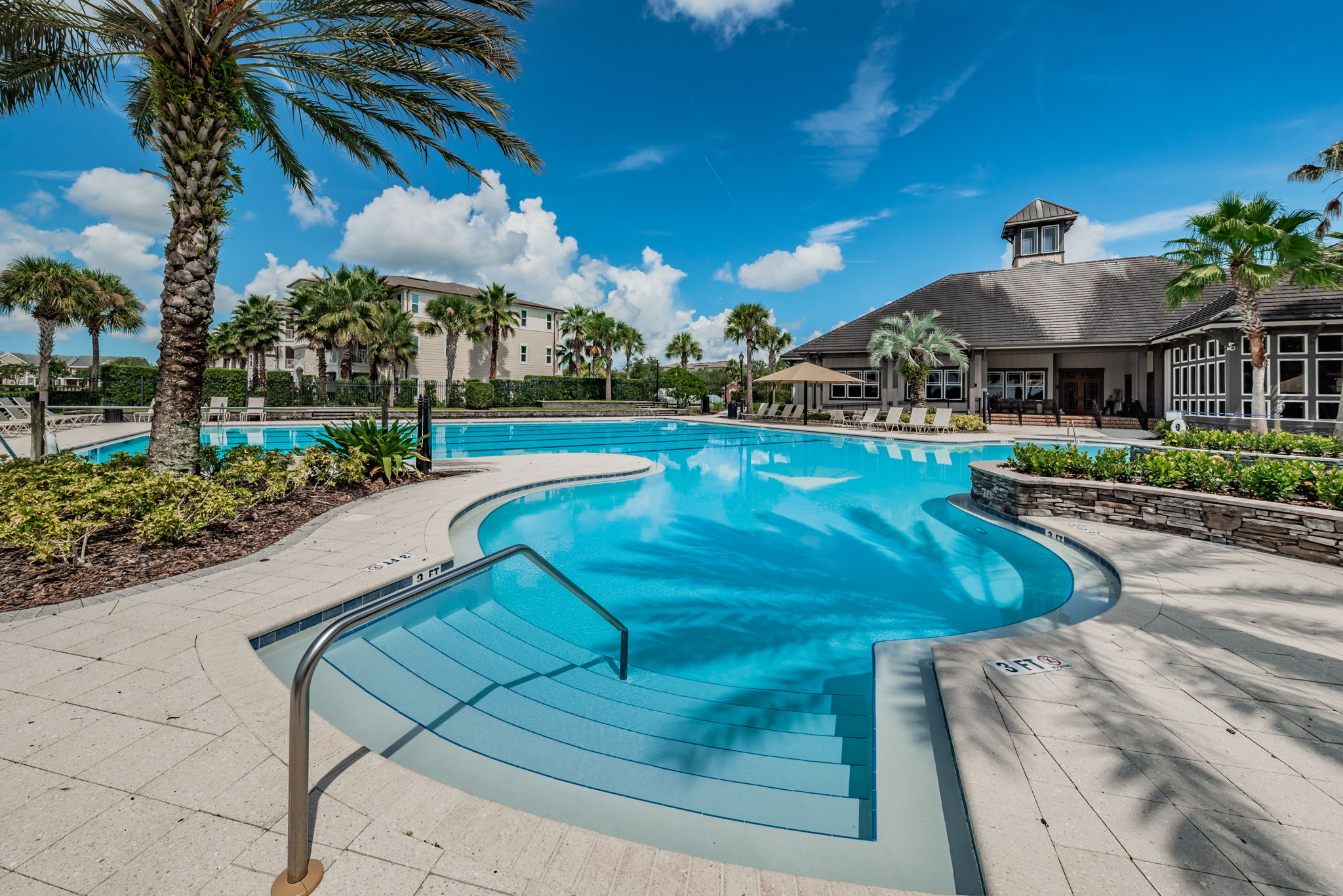 Community Pool4