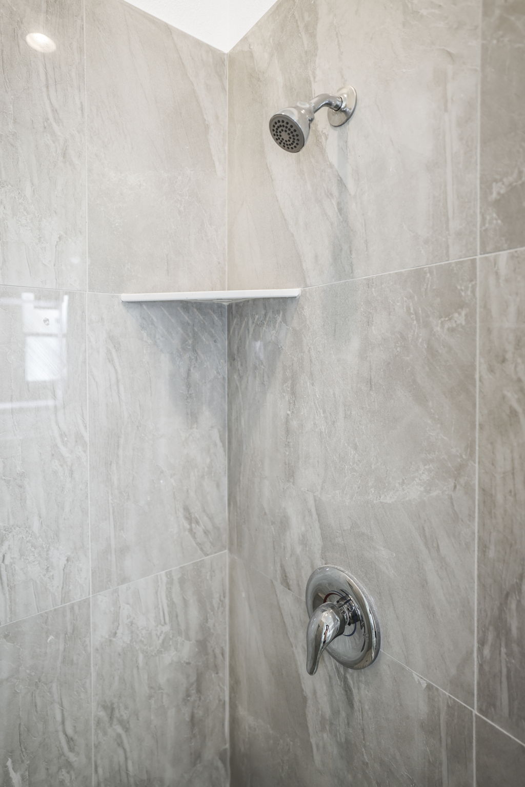 Bathroom 1 CU - 495A9912