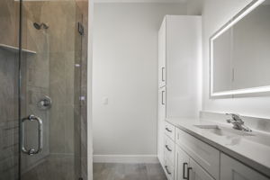 Bathroom 1 - 495A9907