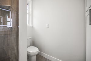 Bathroom 1 - 495A9909