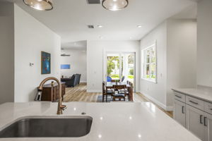 Kitchen into DR - 495A9978