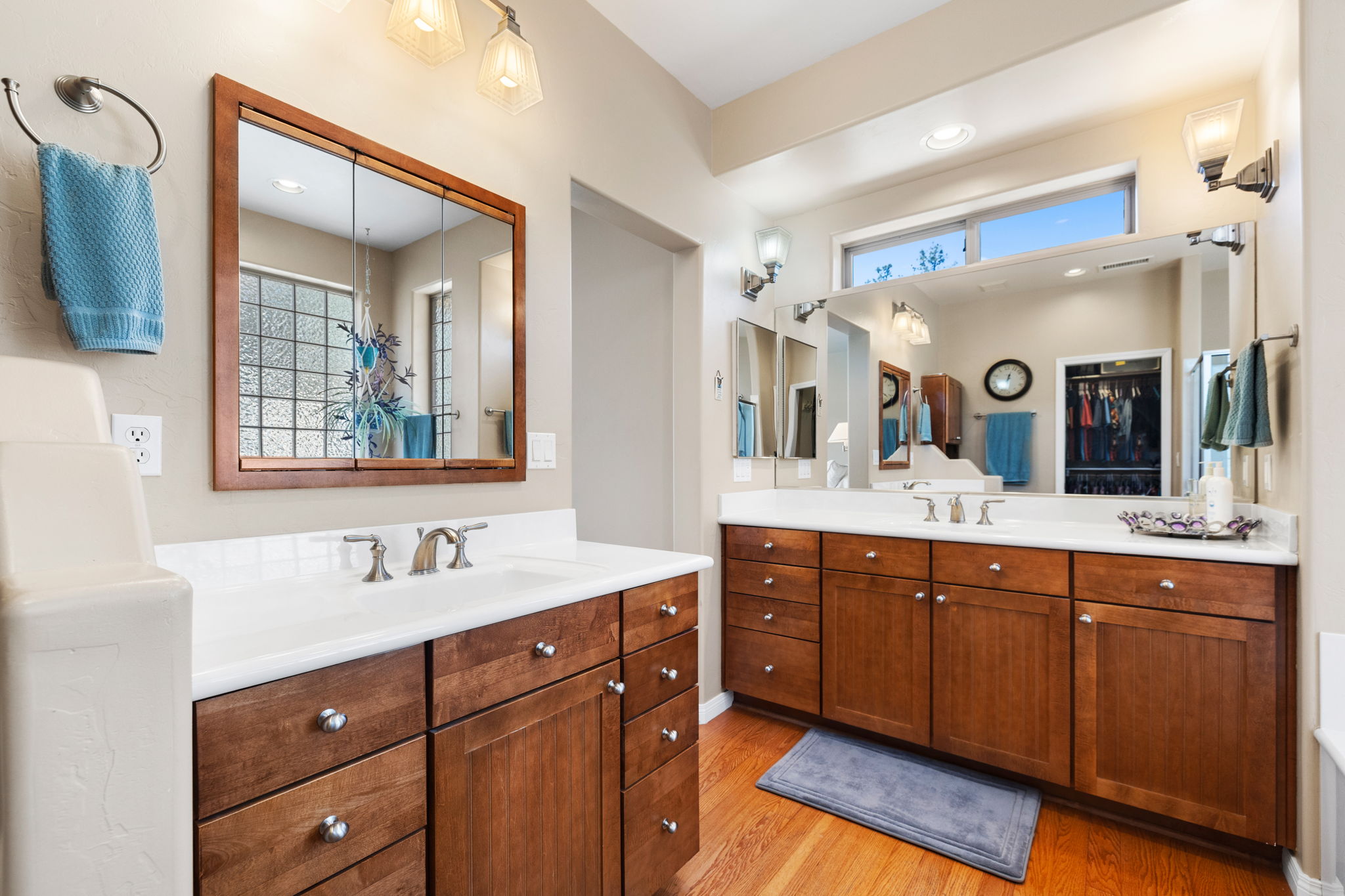 Primary Bathroom (2)