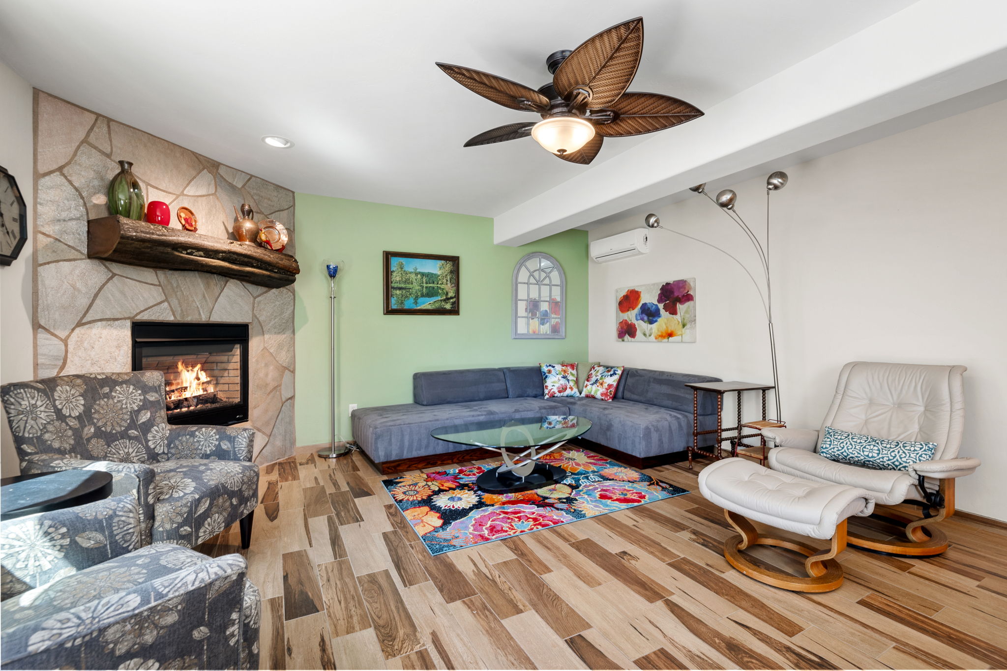 Family Room (2)