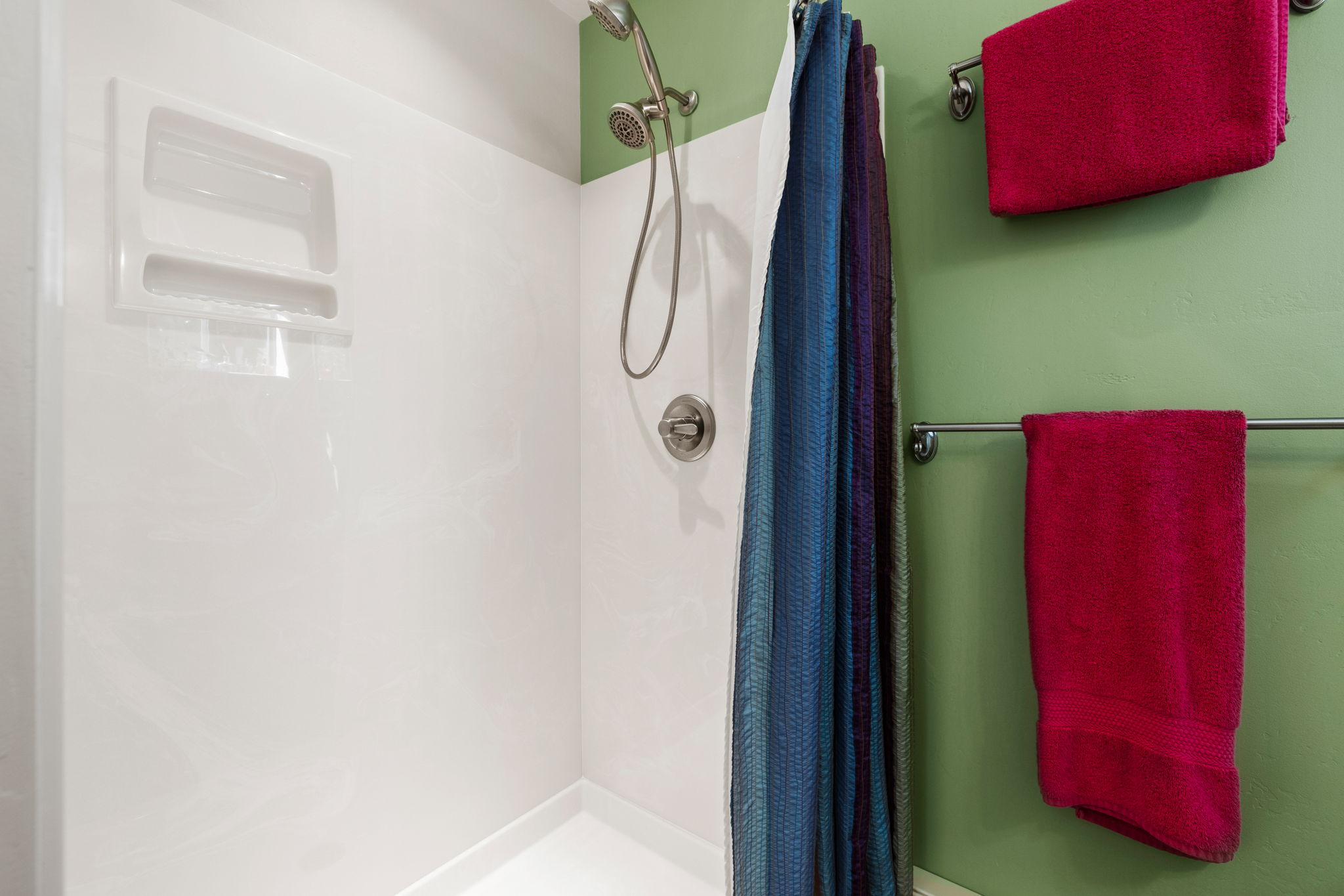 Bathroom 3 (2)