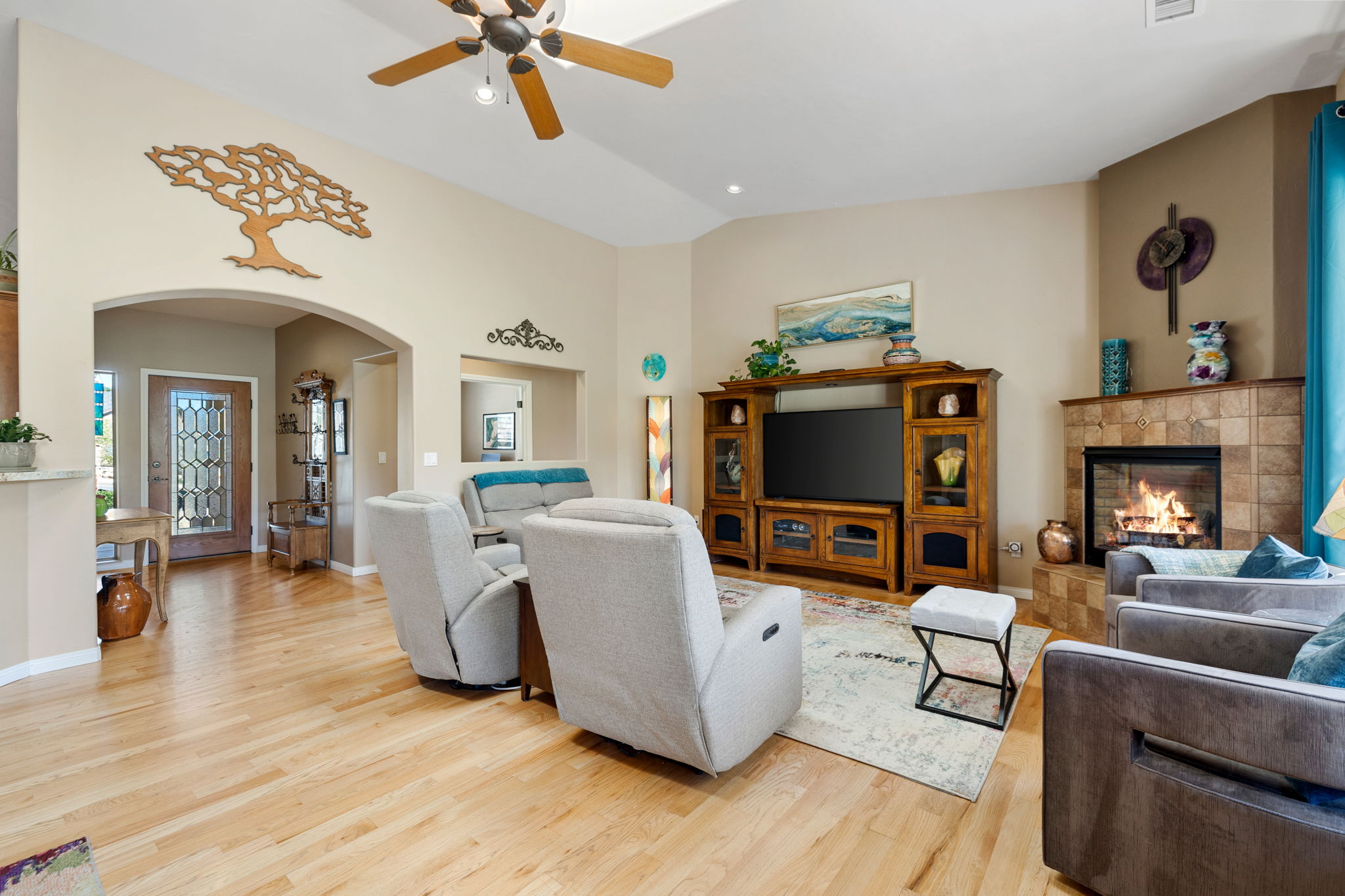 Living Room (2)