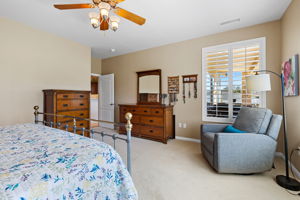 Primary Bedroom (3)