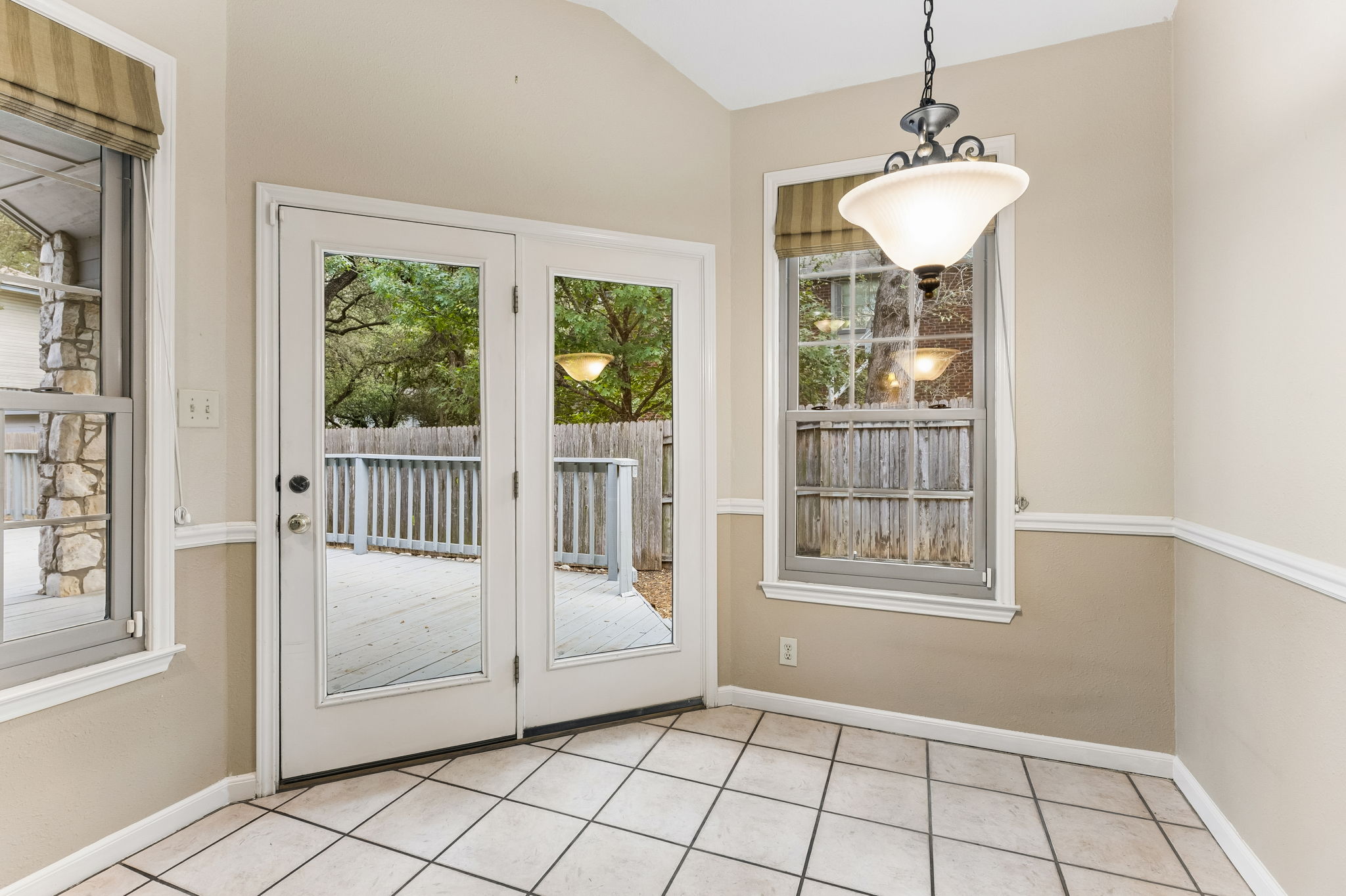 Breakfast area overlooks back patio