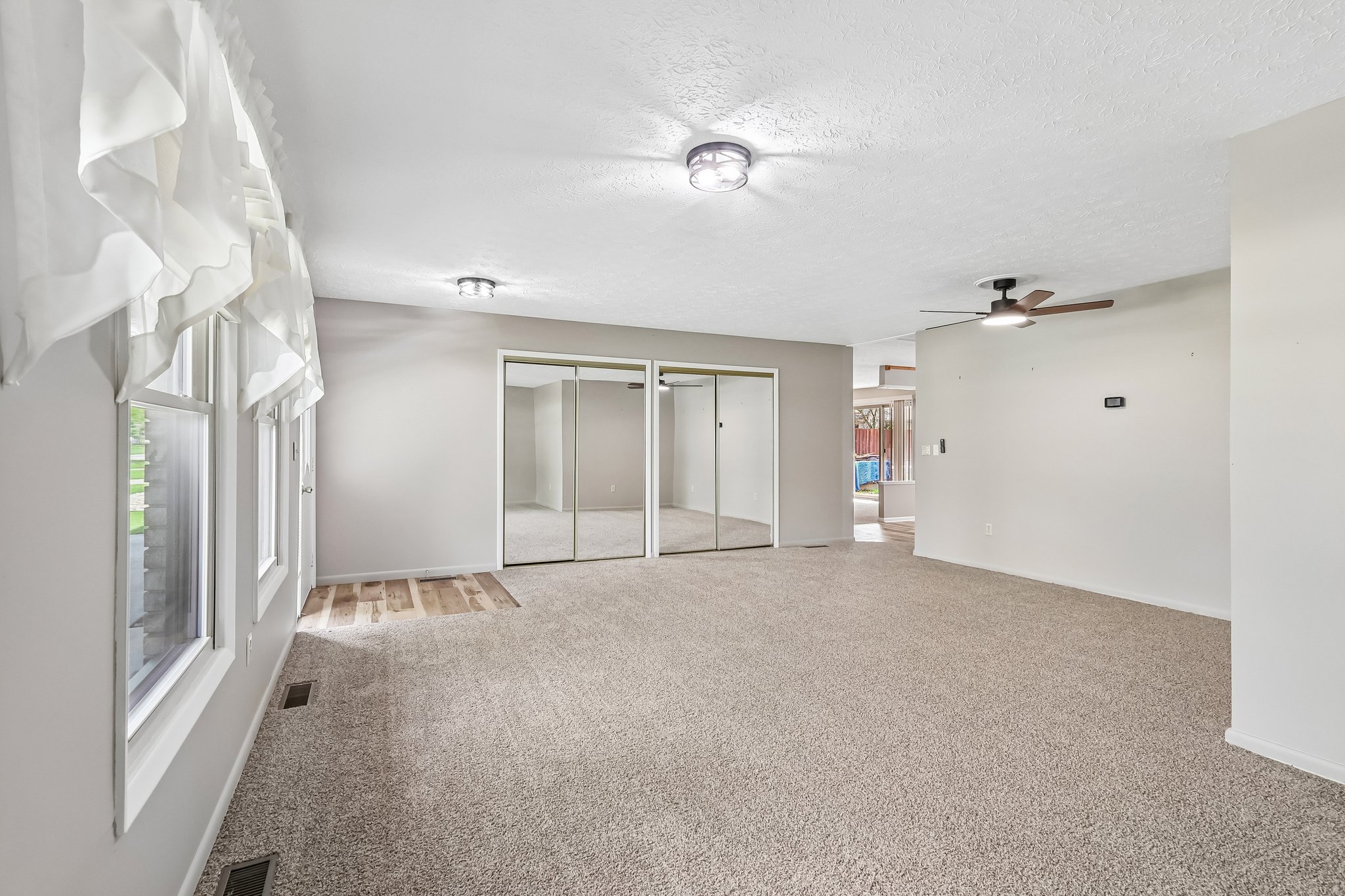 Hartford Trl-S2504-007.jpg