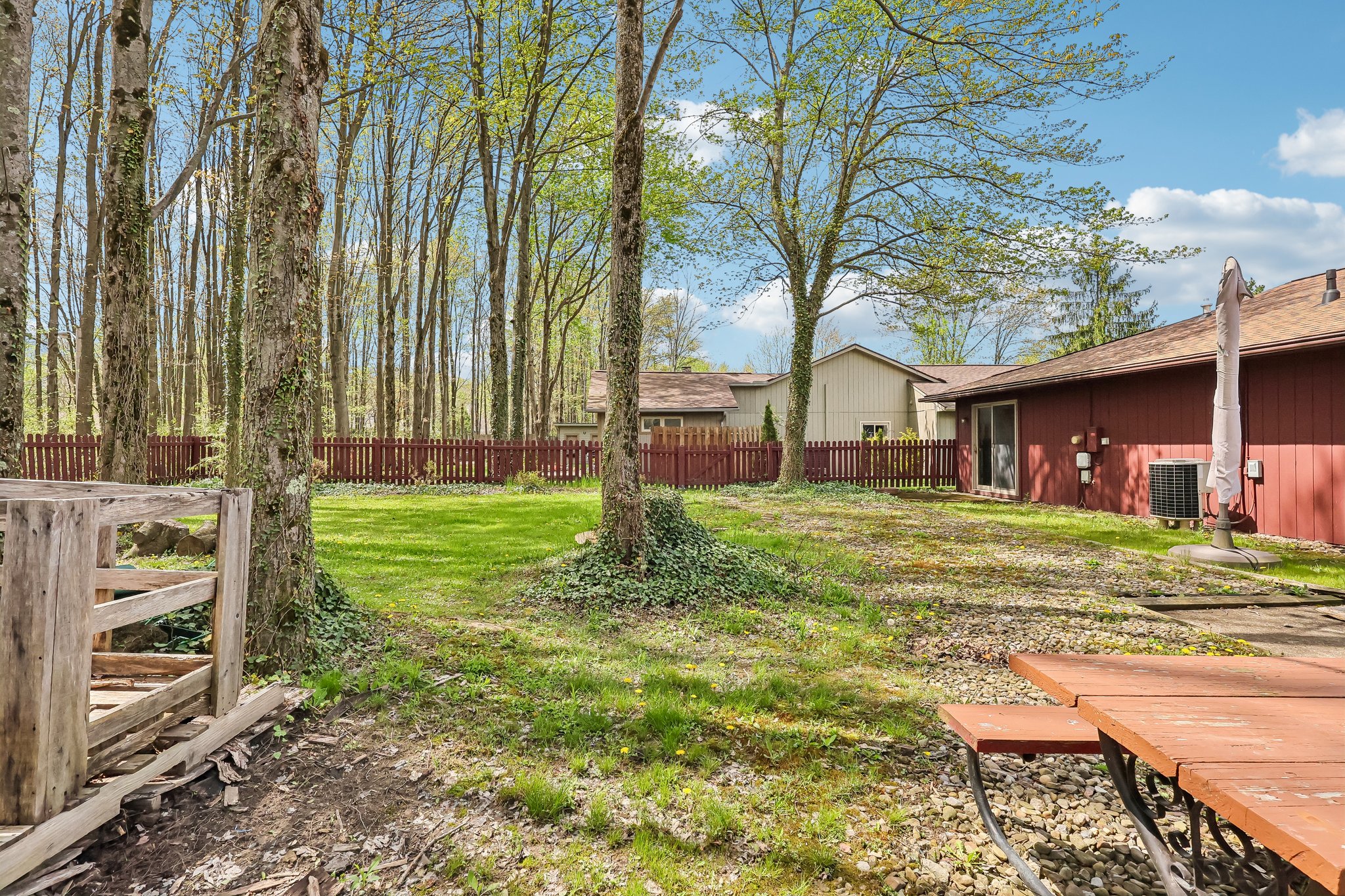 Hartford Trl-S2504-025.jpg