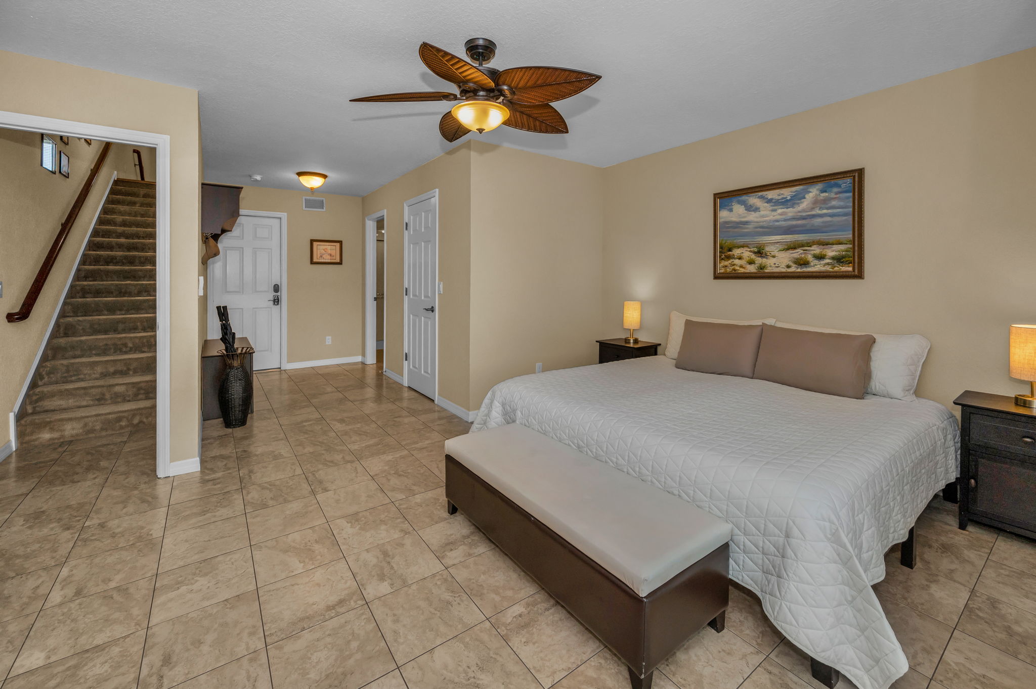 Lower Level Bonus Room1e