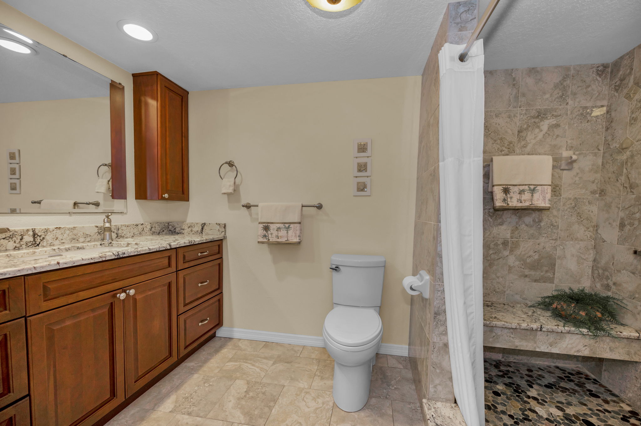 Upper Level Master Bathroom1a
