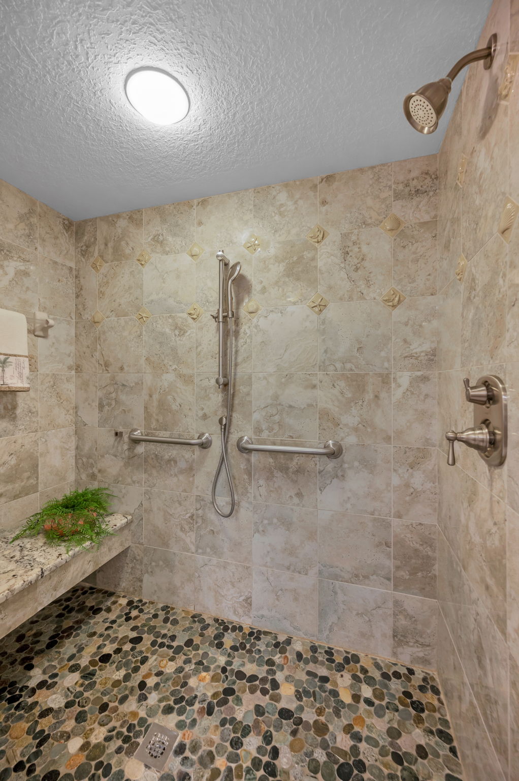 Upper Level Master Bathroom1b