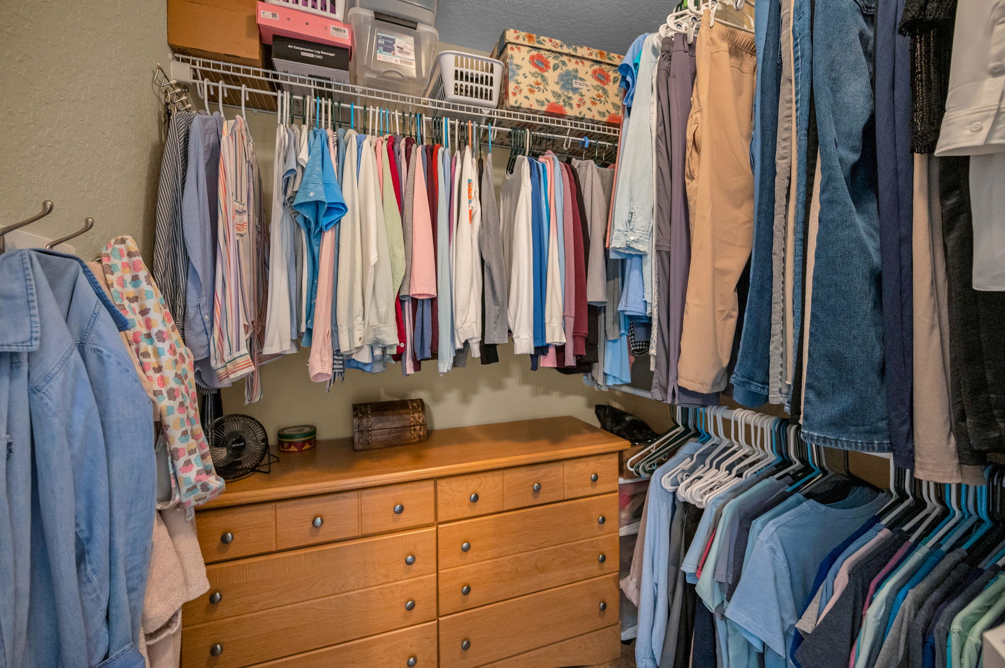 Upper Level Master Bedroom Walk-in Closet1