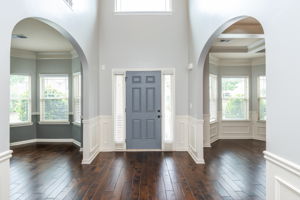 2-Story foyer.