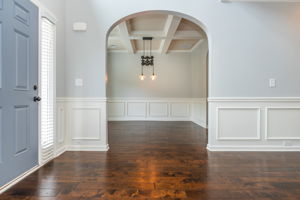 Arched Entry to Dining Room