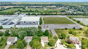  Photo 0