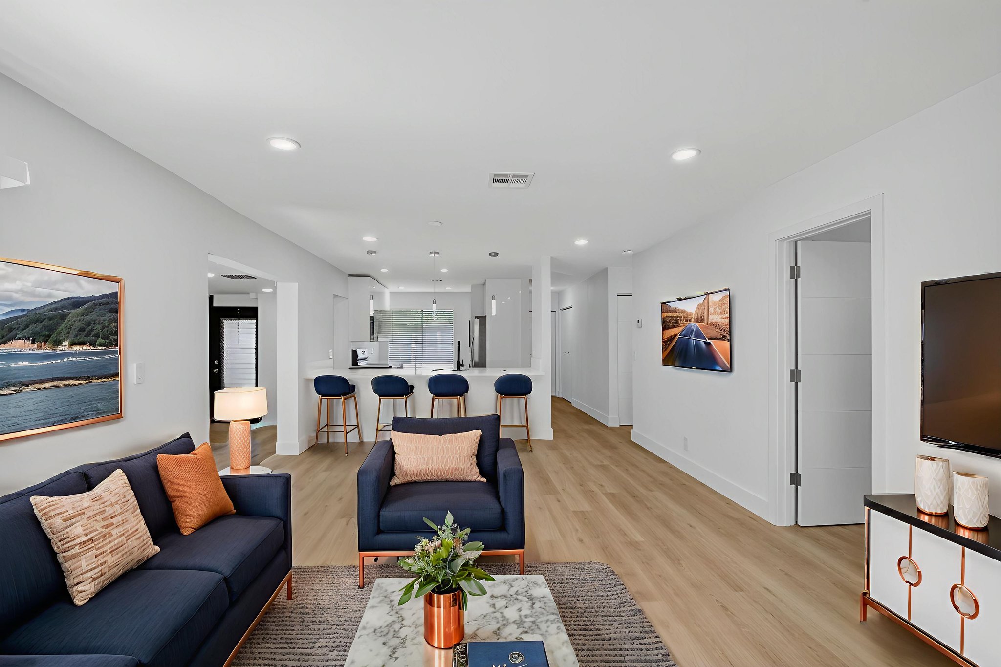 DSC_4032 virtually staged.jpeg