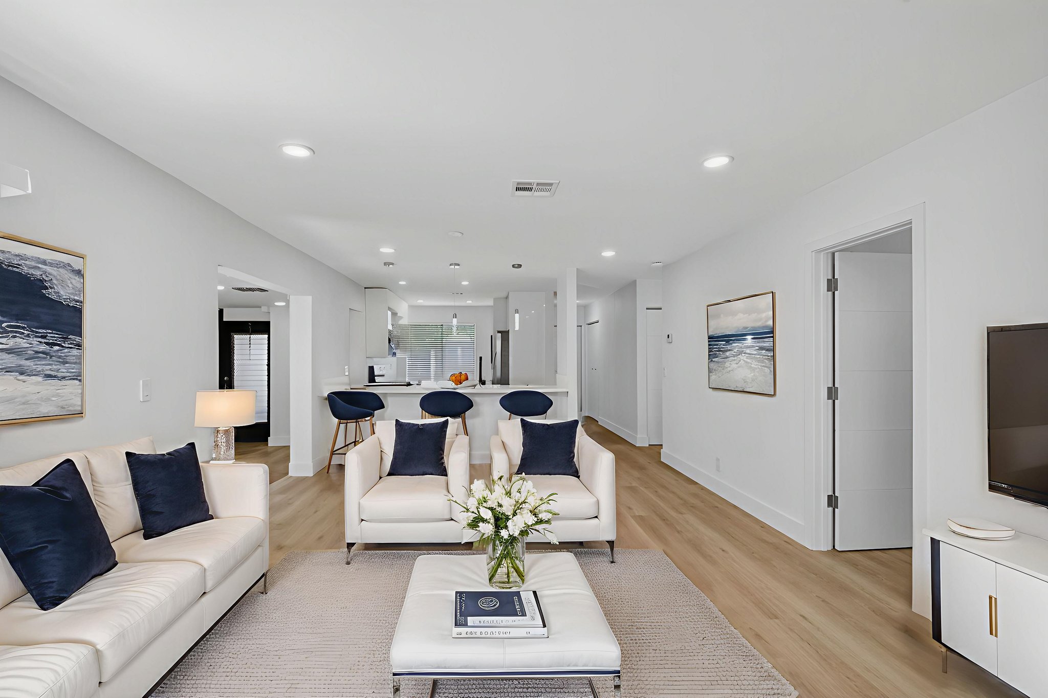 DSC_4032 virtually staged.jpeg