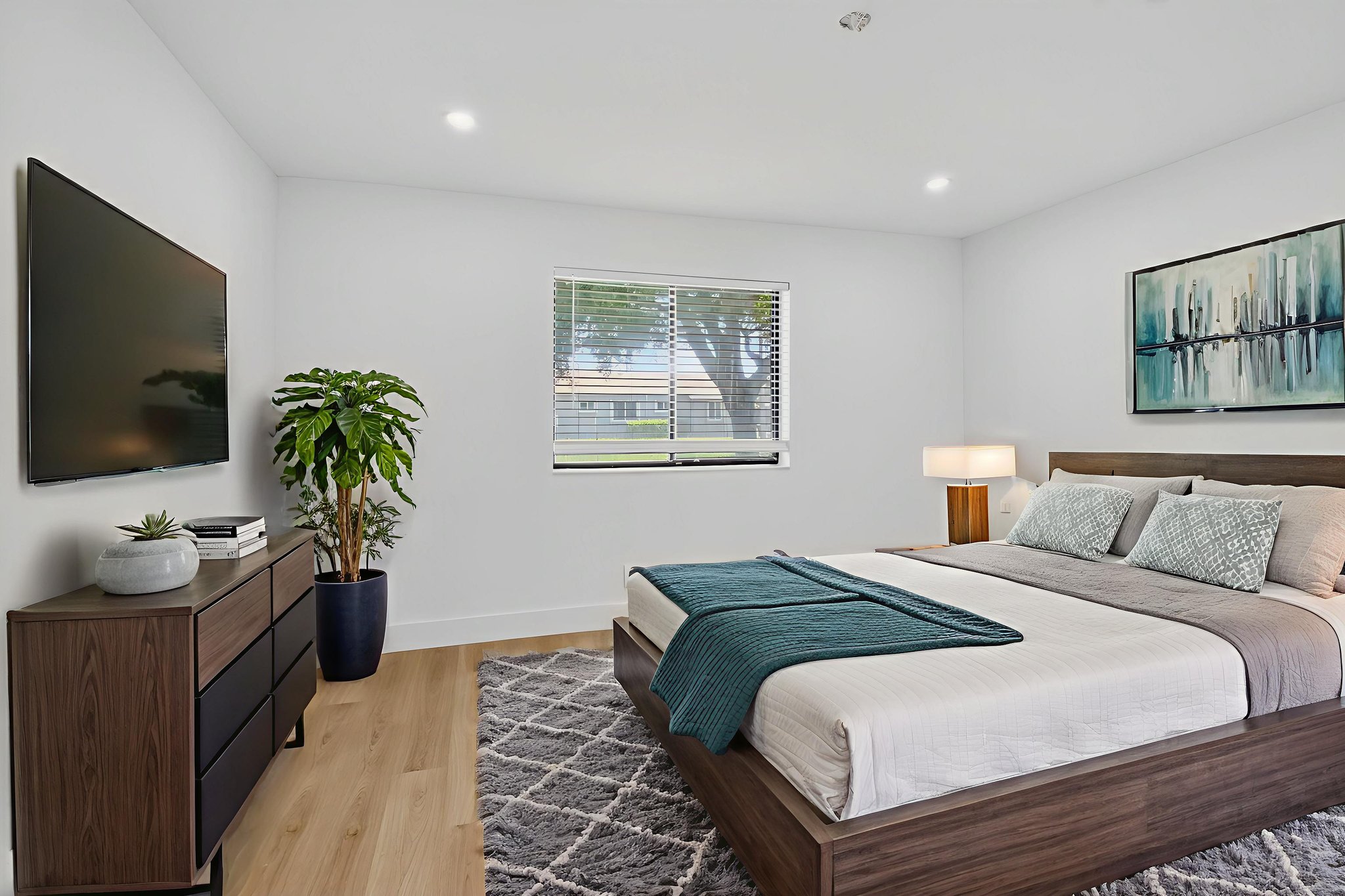 DSC_4064 virtually staged.jpeg