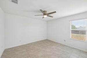 Yachtclub Dr-S2208-019.jpg
