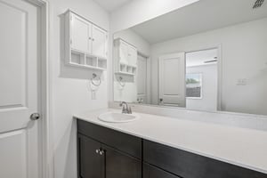 Yachtclub Dr-S2208-025.jpg