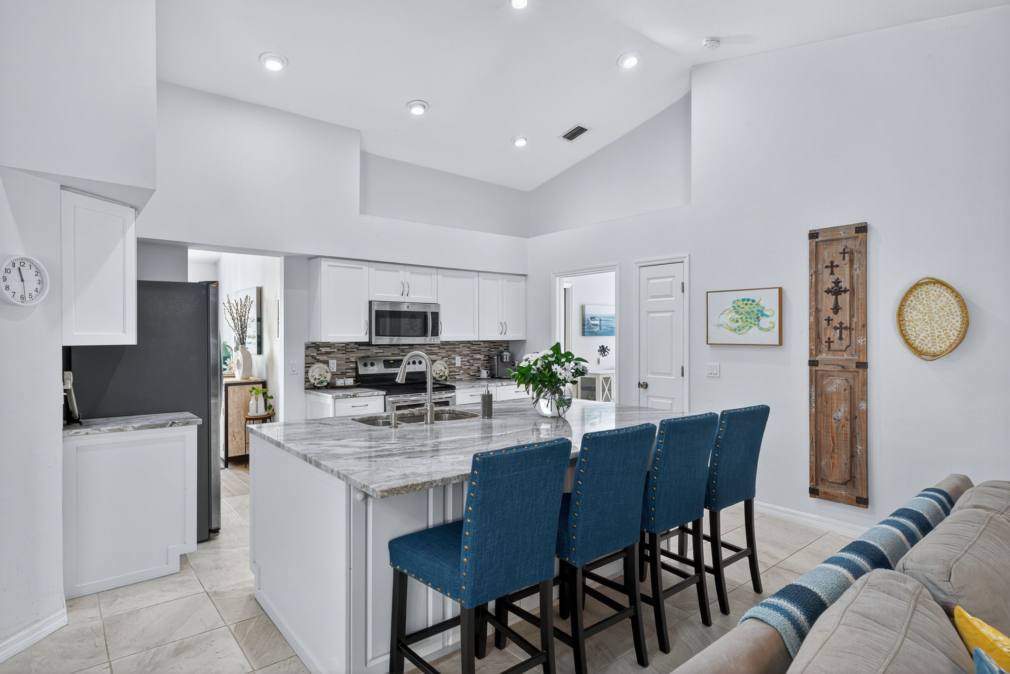 Breakfast Bar 1 of 2