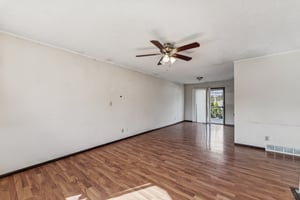 Lisa Dr-S1810-007.jpg