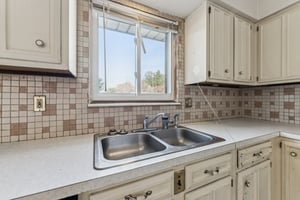 Lisa Dr-S1810-012.jpg